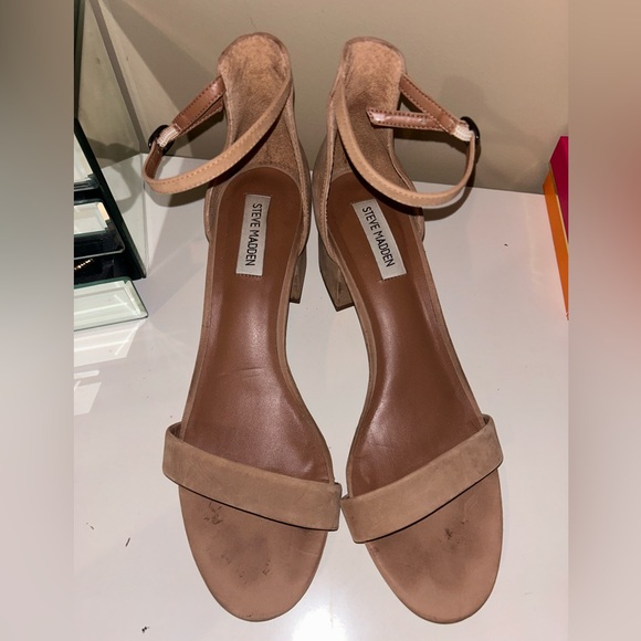 Steve Madden Suede Tan Heel - Picture 3 of 5